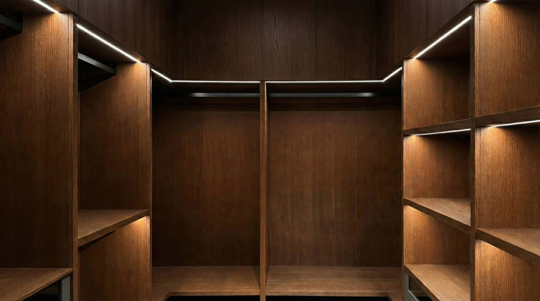 Гардеробная комната со встроенной LED-подсветкой и сложной геометрией